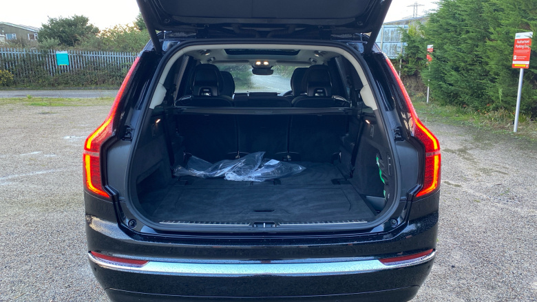 Volvo XC90 2.0 T8 PHEV Ultra Dark 5dr AWD Geartronic Estate